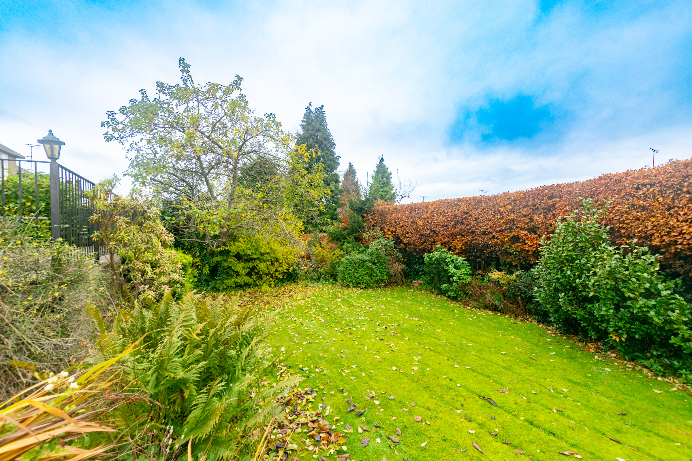 Sandhill Mount, Alwoodley, Leeds, LS17 - Photo 2